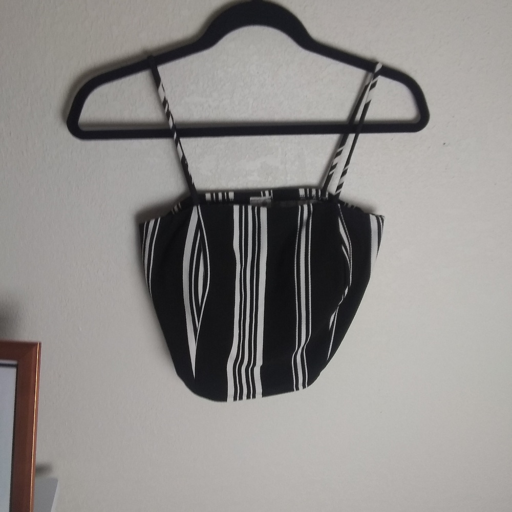 Striped Cami Top With Pants

Pinstripe 2 piece set